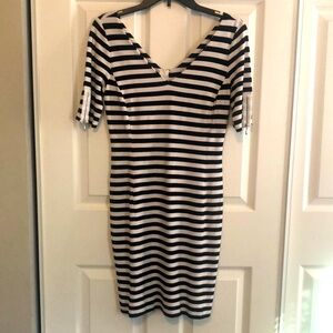 BANANA REPUBLIC Black and White Striped V-Neck Bodycon Mini Dress Size 4